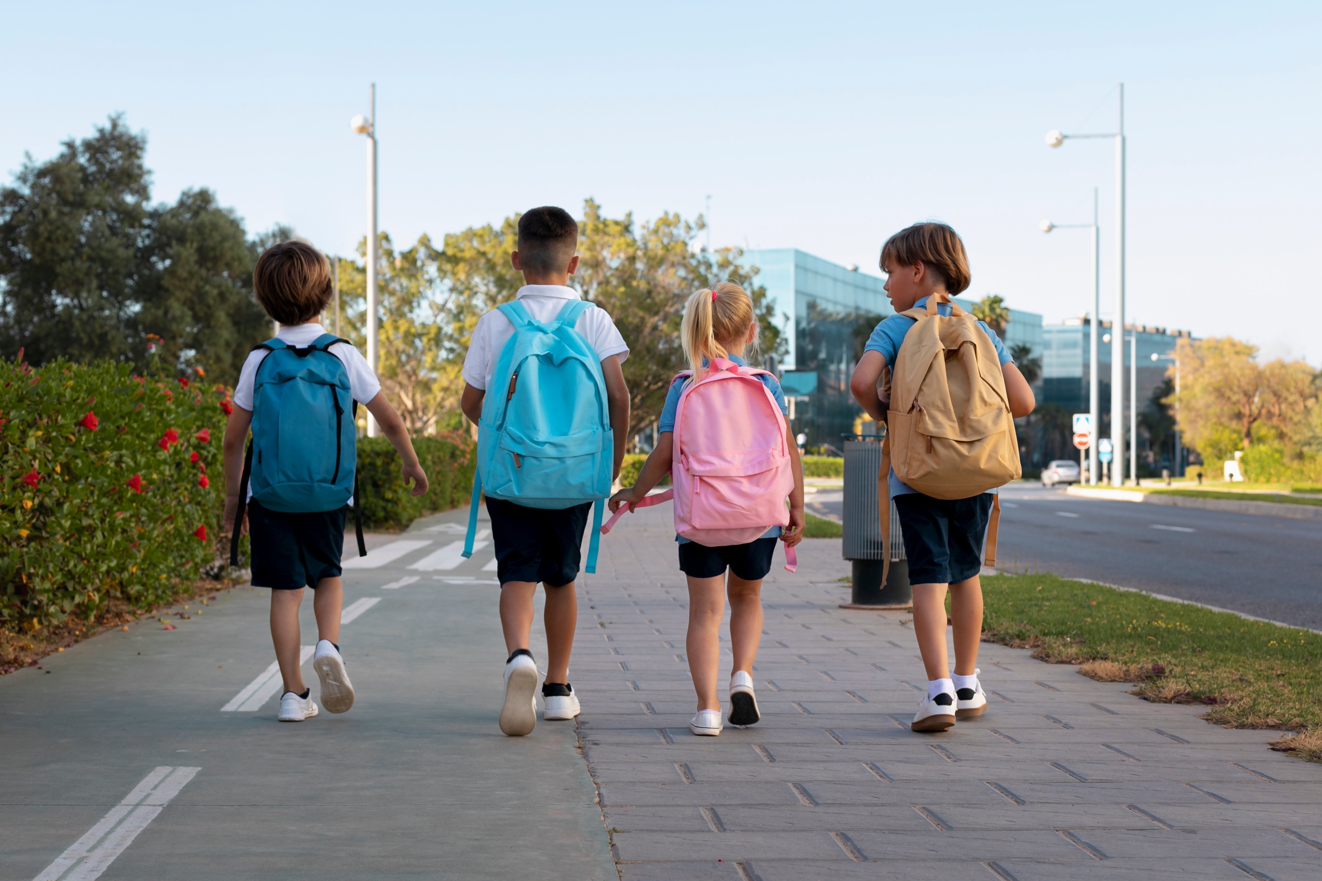 kids-getting-back-school-together