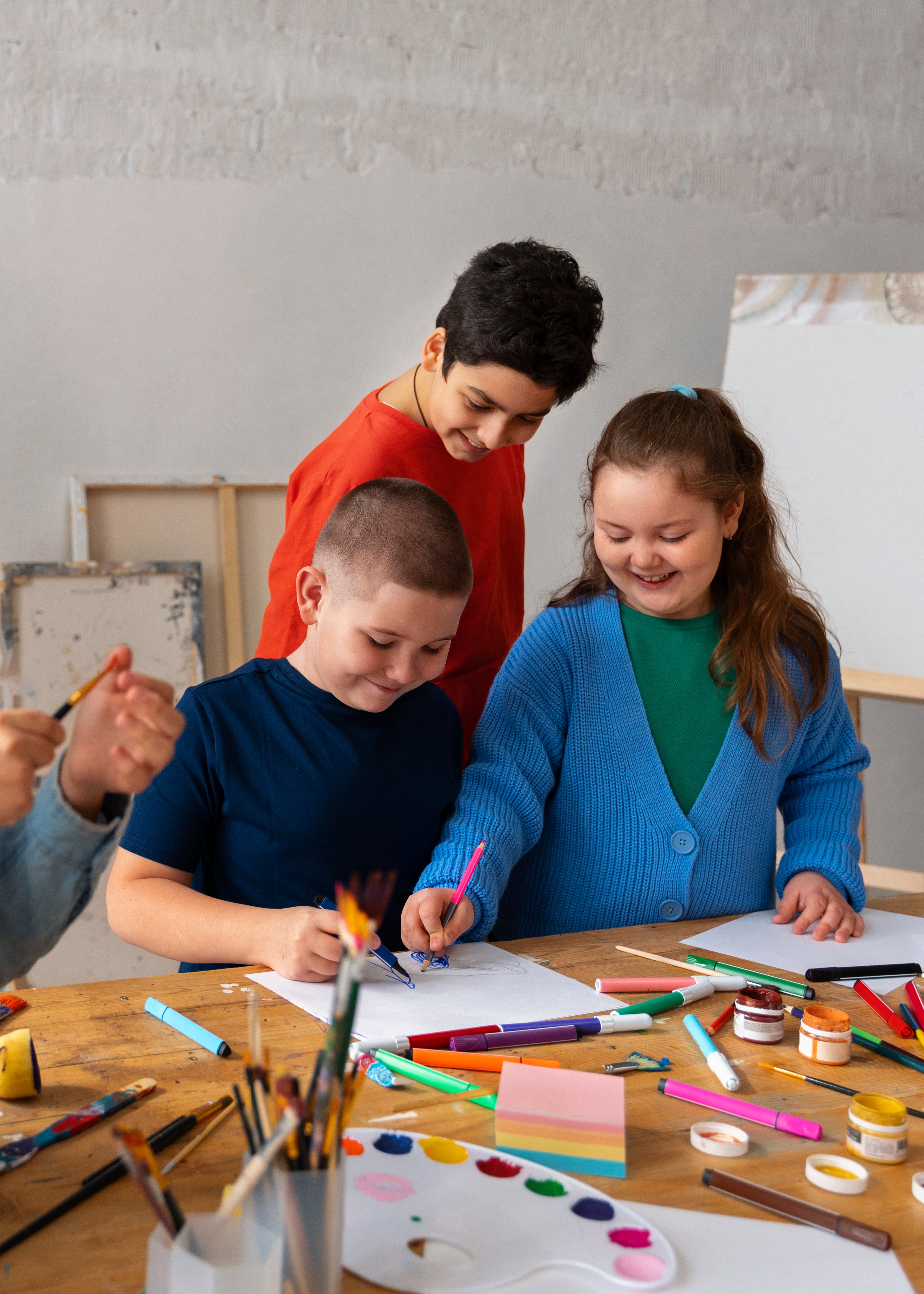medium-shot-kids-spending-time-school